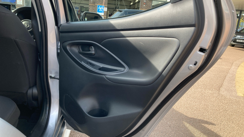 Toyota Yaris 1.5 Hybrid Icon 5dr CVT Hybrid Hatchback